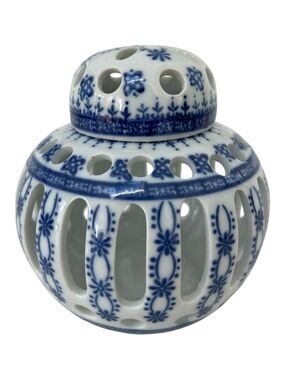 Bombay Company Blue and White Lidded Bombay Jar Votive Holder Vintage